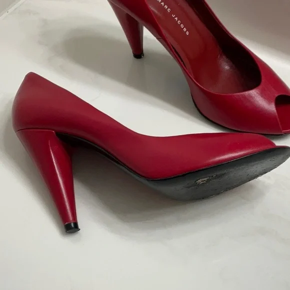 EUC Marc Jacobs Red leather peep toe pumps Italy - Picture 2 of 11